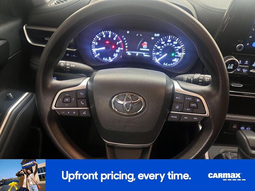 used 2023 Toyota Highlander car, priced at $31,998