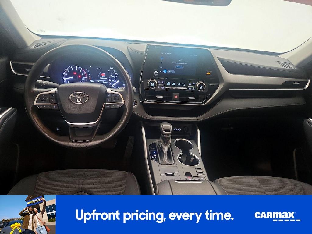 used 2023 Toyota Highlander car, priced at $31,998