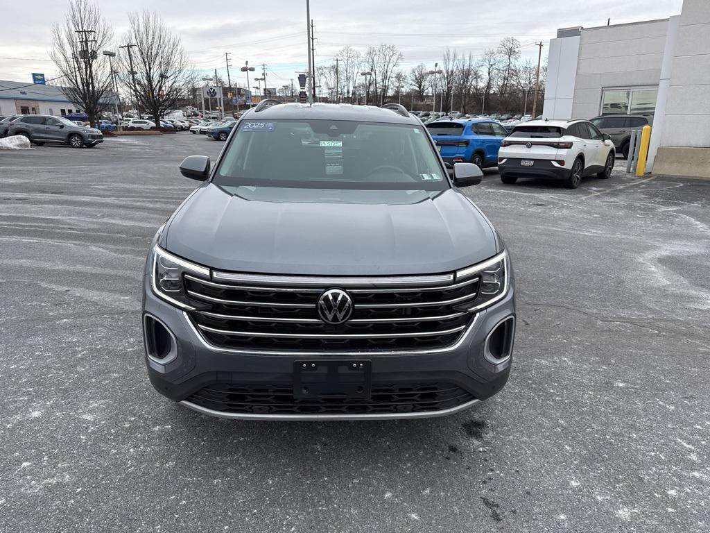 used 2025 Volkswagen Atlas car, priced at $32,182