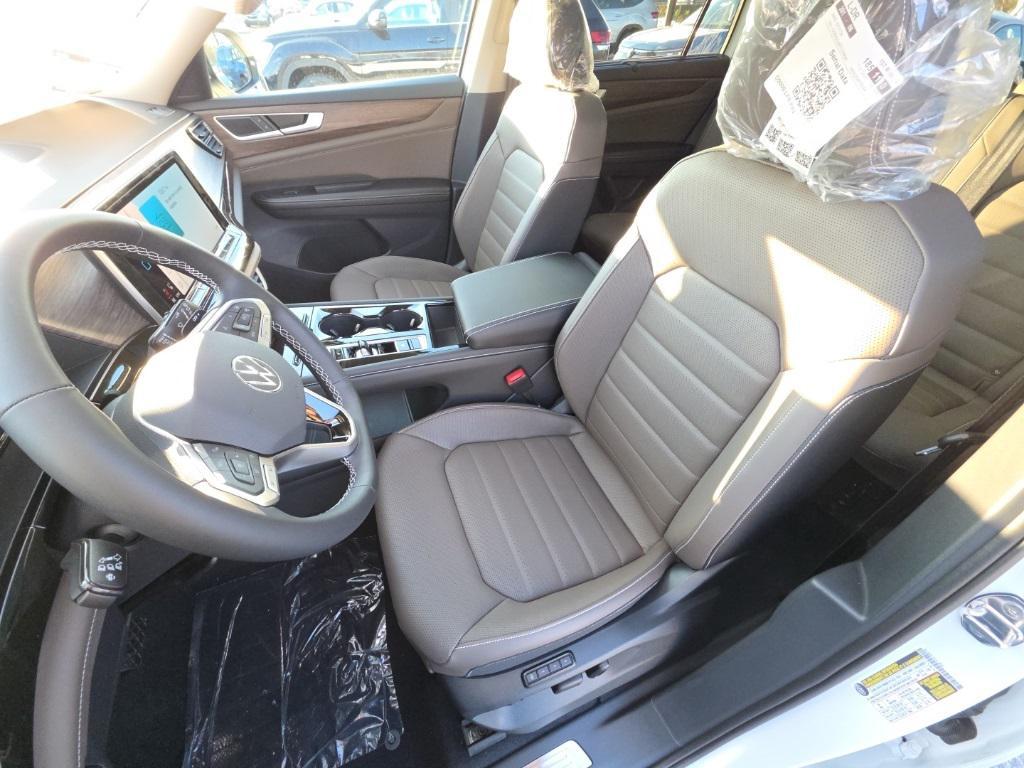 new 2026 Volkswagen Atlas car, priced at $47,923