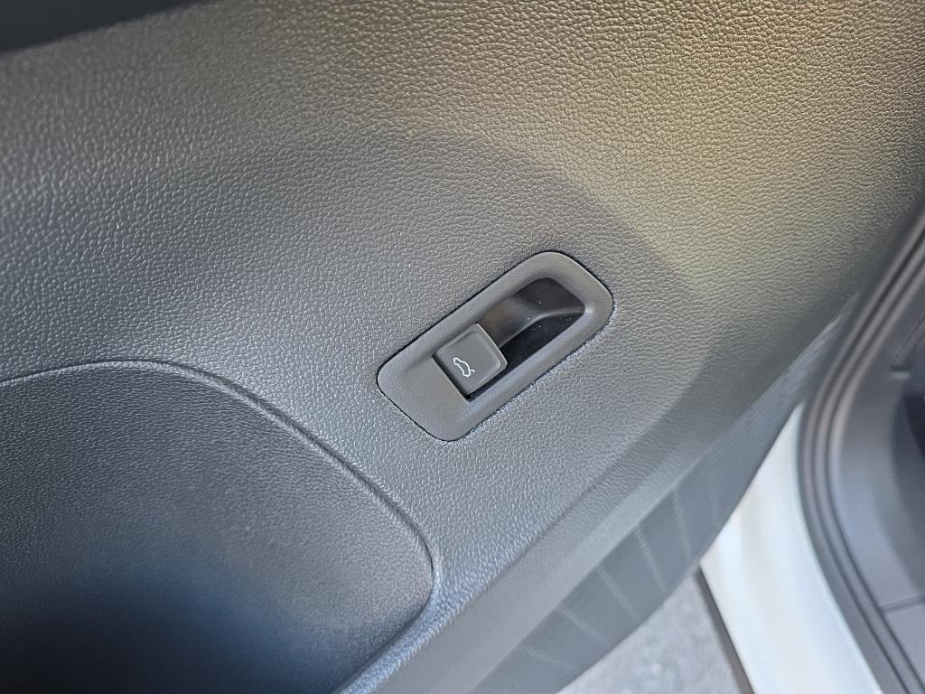 new 2026 Volkswagen Atlas car, priced at $47,923