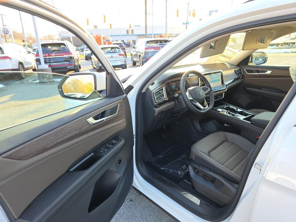 new 2026 Volkswagen Atlas car, priced at $47,923