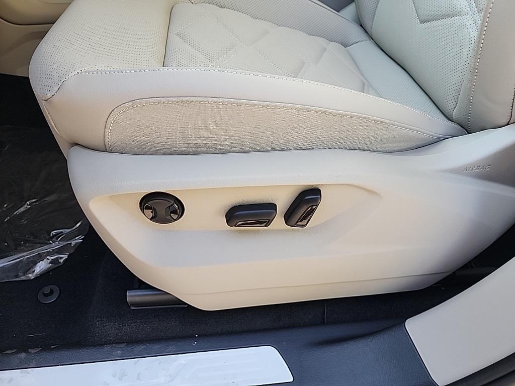 new 2026 Volkswagen Atlas car, priced at $46,281