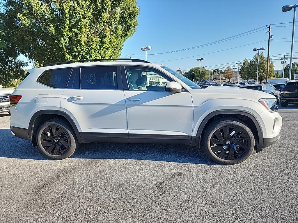 new 2026 Volkswagen Atlas car, priced at $46,281