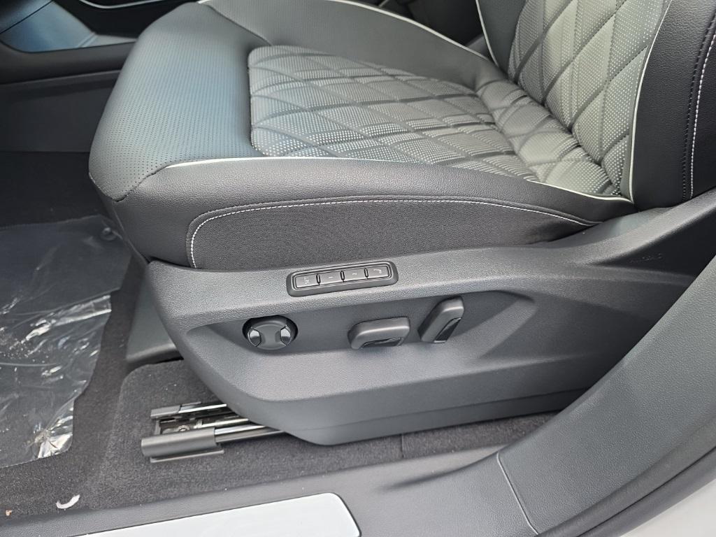 new 2026 Volkswagen Atlas car, priced at $53,007