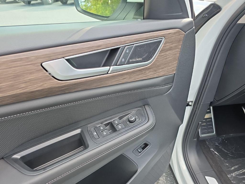 new 2026 Volkswagen Atlas car, priced at $54,007