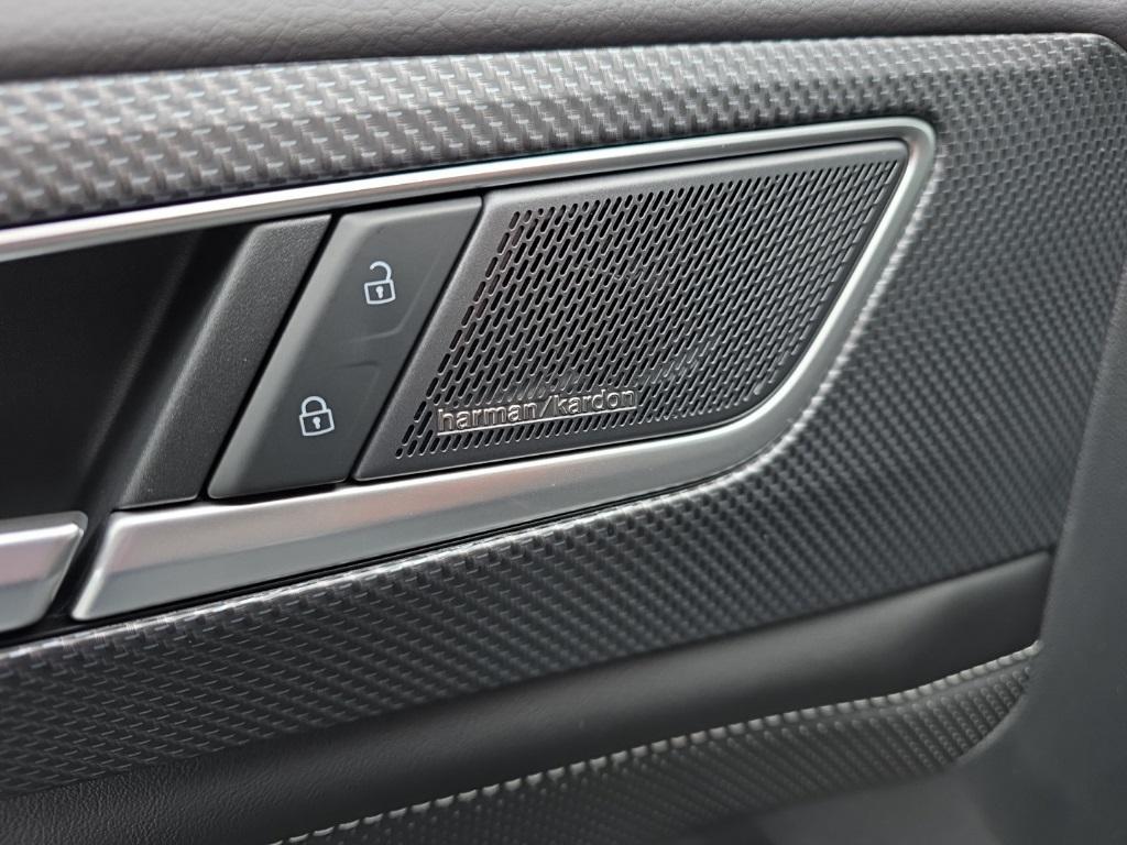 new 2026 Volkswagen Atlas Cross Sport car, priced at $52,082