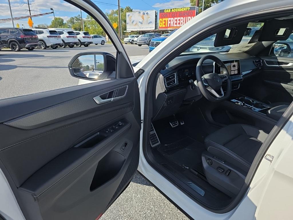 new 2026 Volkswagen Atlas Cross Sport car, priced at $48,972