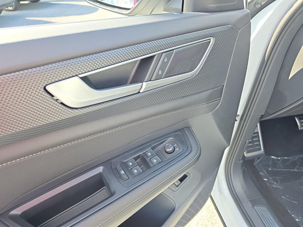 new 2026 Volkswagen Atlas Cross Sport car, priced at $48,972