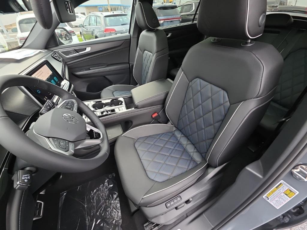 new 2026 Volkswagen Atlas Cross Sport car, priced at $51,654