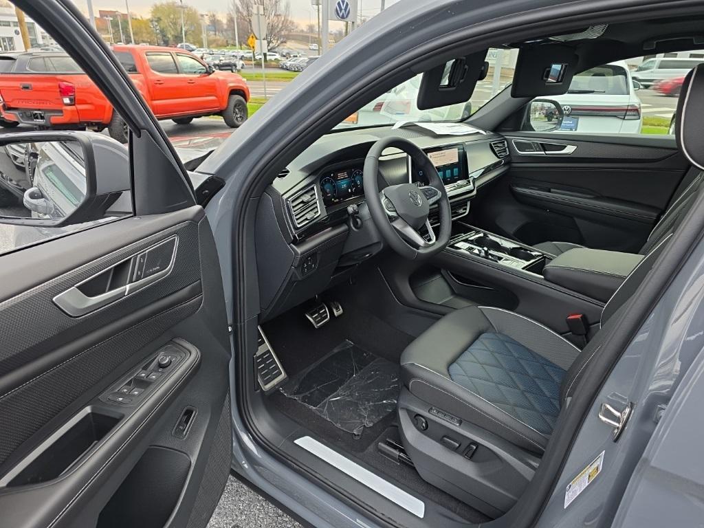 new 2026 Volkswagen Atlas Cross Sport car, priced at $51,654