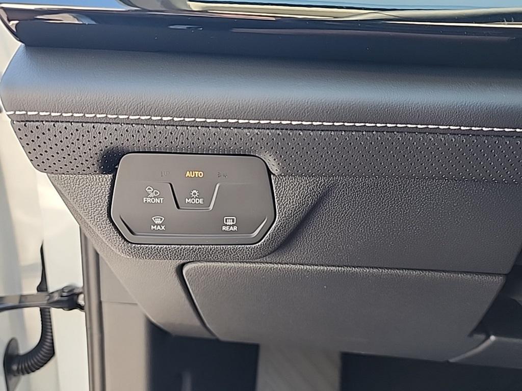 new 2026 Volkswagen Atlas car, priced at $39,040