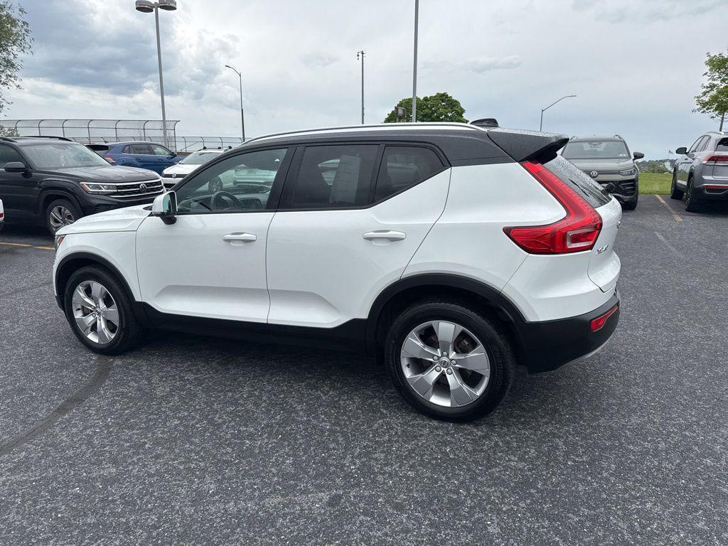 used 2020 Volvo XC40 car, priced at $21,702