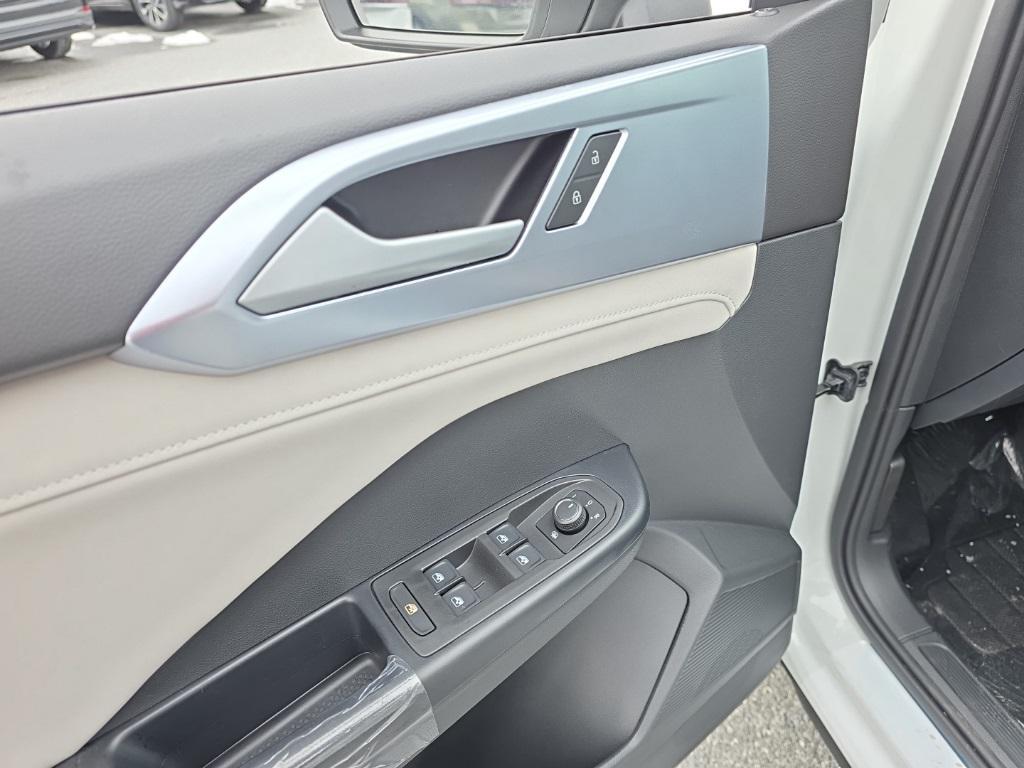 new 2026 Volkswagen Taos car, priced at $32,306