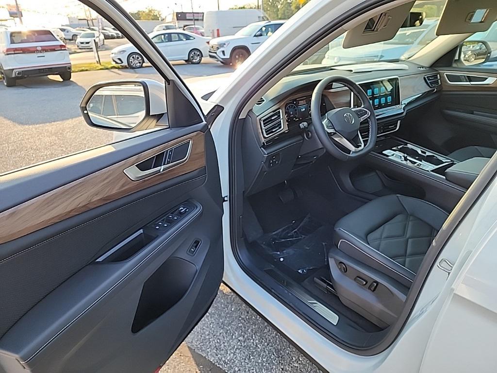 new 2026 Volkswagen Atlas car, priced at $44,651