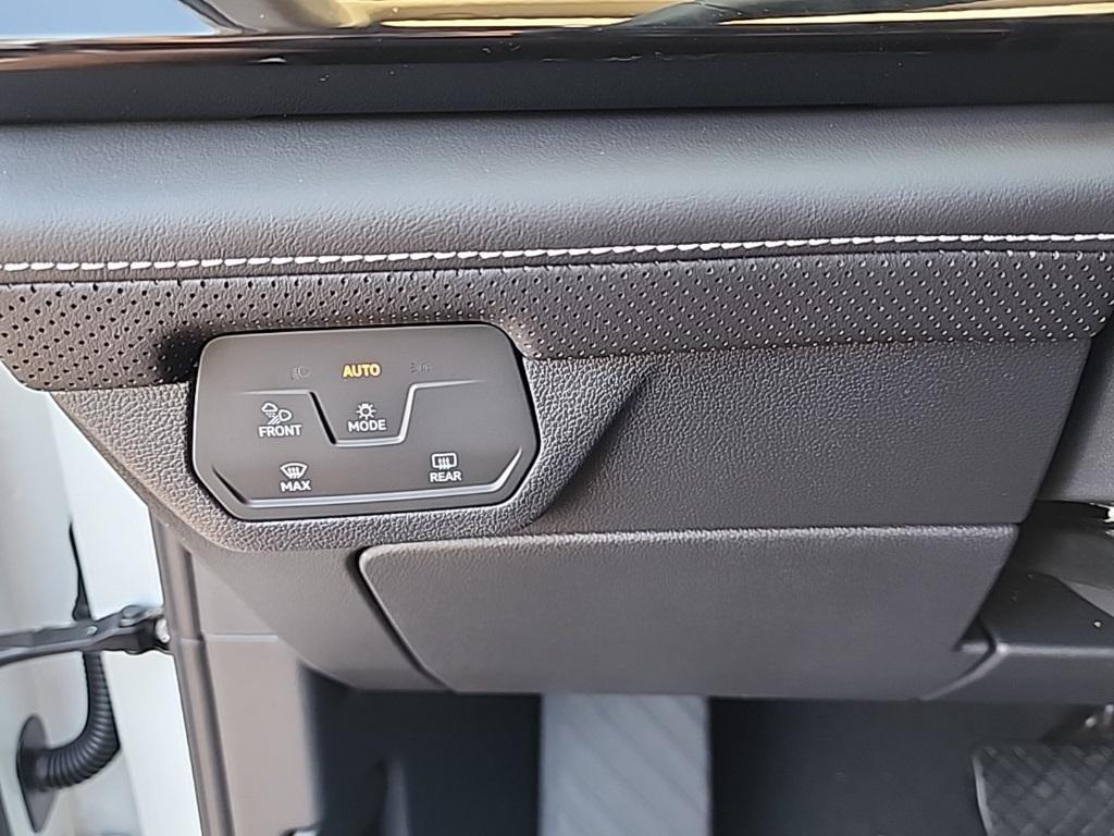 new 2026 Volkswagen Atlas car, priced at $44,651