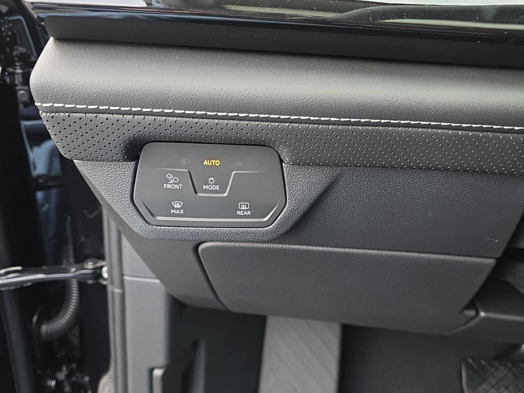 new 2026 Volkswagen Atlas car, priced at $39,112