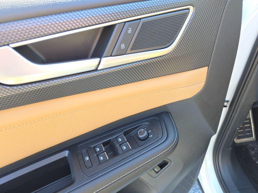 new 2026 Volkswagen Atlas Cross Sport car, priced at $48,524