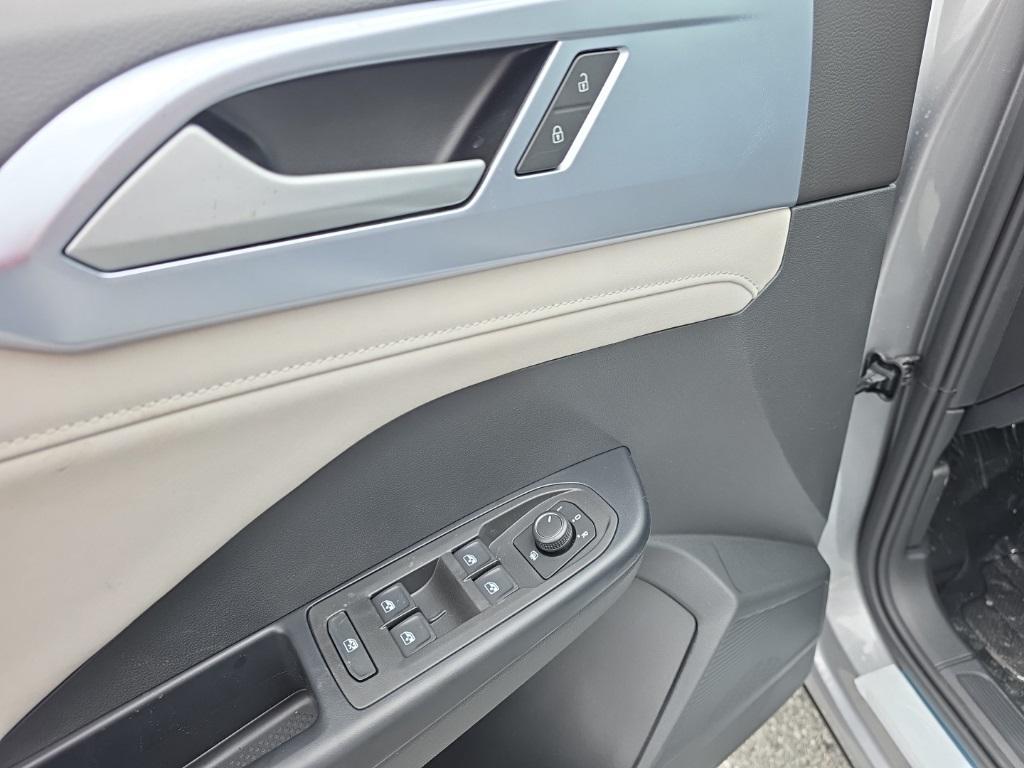 new 2026 Volkswagen Taos car, priced at $32,306