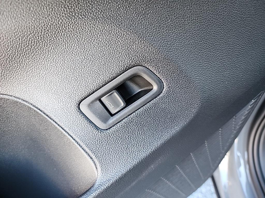 new 2026 Volkswagen Atlas car, priced at $43,200