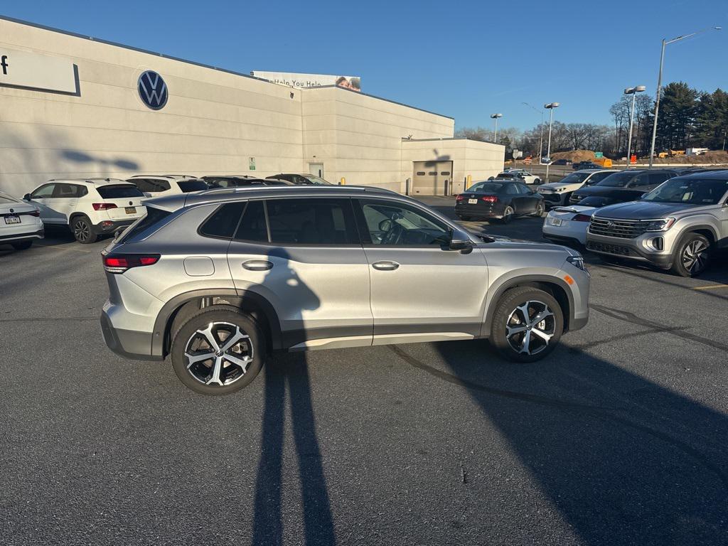 used 2025 Volkswagen Tiguan car, priced at $28,987