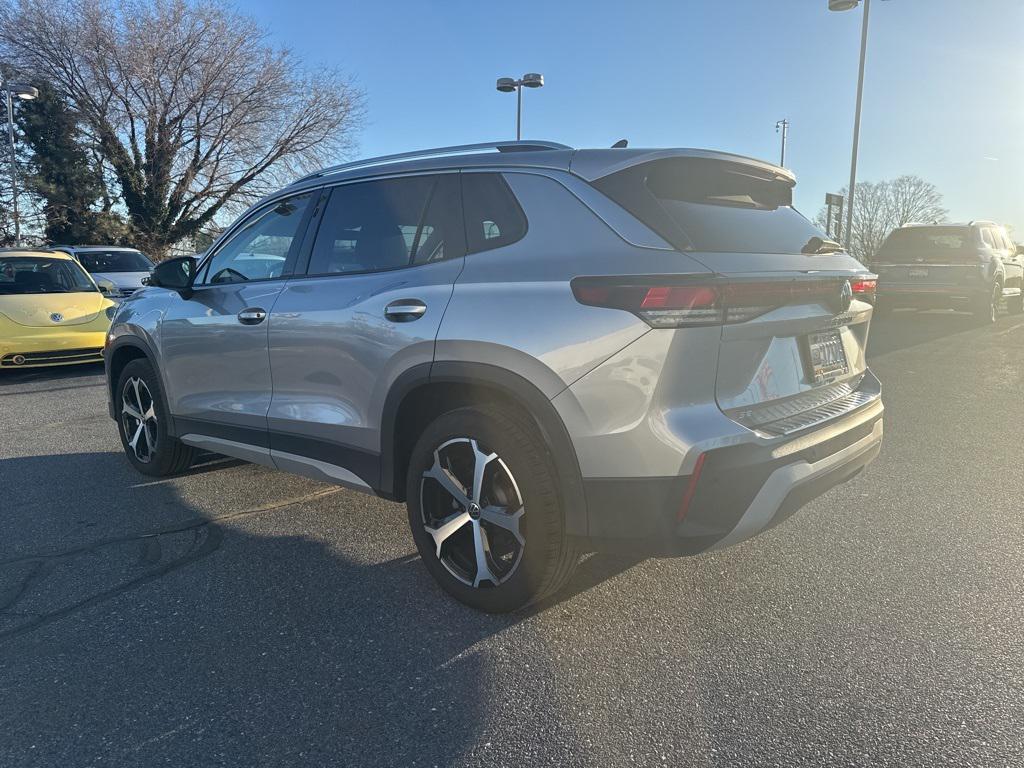 used 2025 Volkswagen Tiguan car, priced at $28,987
