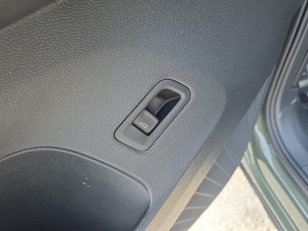 new 2026 Volkswagen Atlas car, priced at $45,838