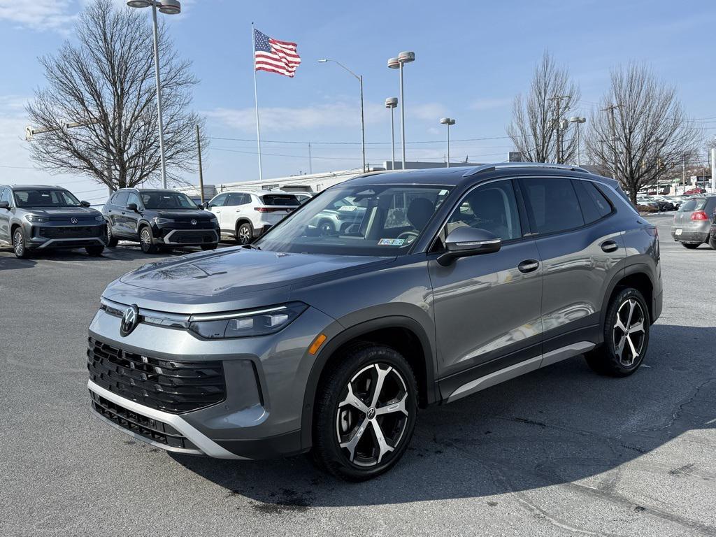 used 2025 Volkswagen Tiguan car, priced at $30,506