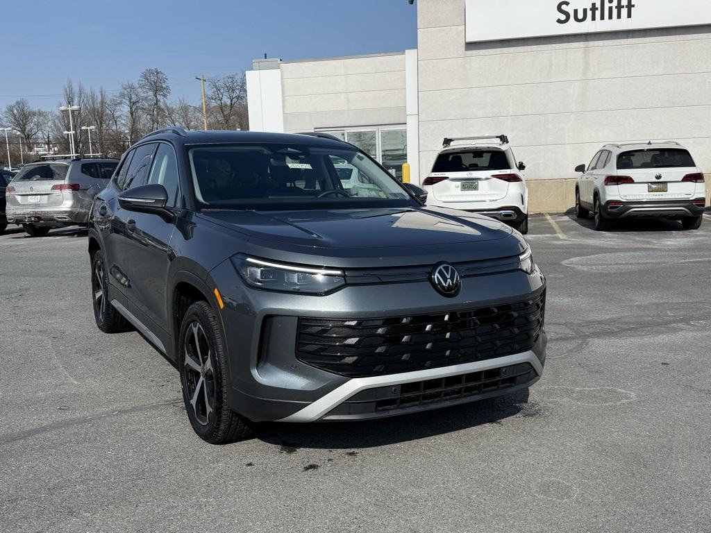 used 2025 Volkswagen Tiguan car, priced at $30,506
