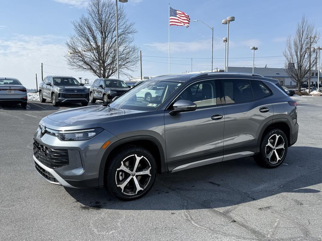 used 2025 Volkswagen Tiguan car, priced at $30,506