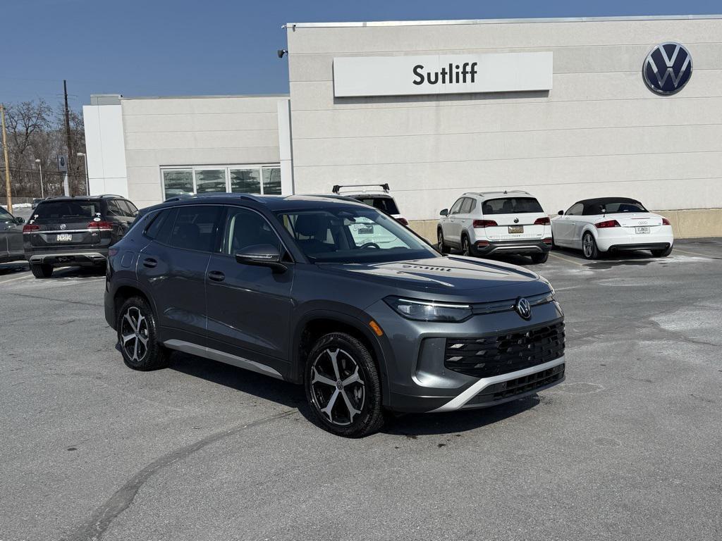 used 2025 Volkswagen Tiguan car, priced at $30,506