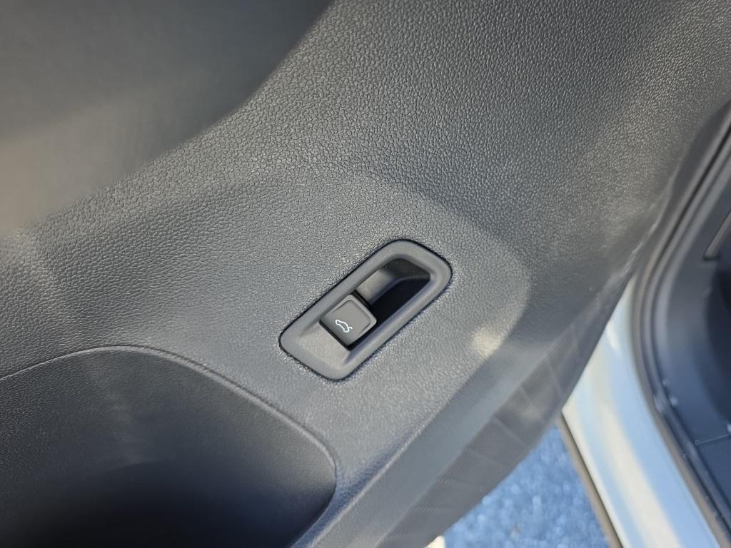 new 2026 Volkswagen Atlas Cross Sport car, priced at $42,924