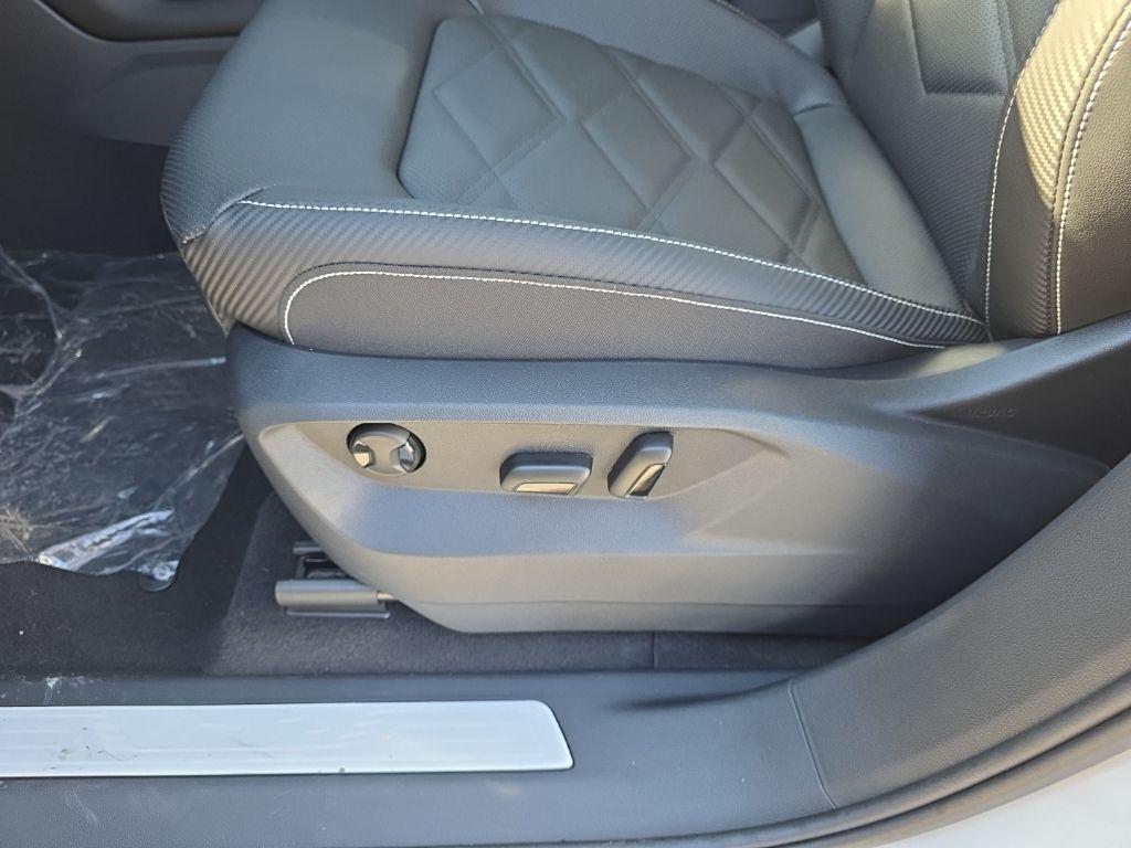 new 2026 Volkswagen Atlas Cross Sport car, priced at $42,924