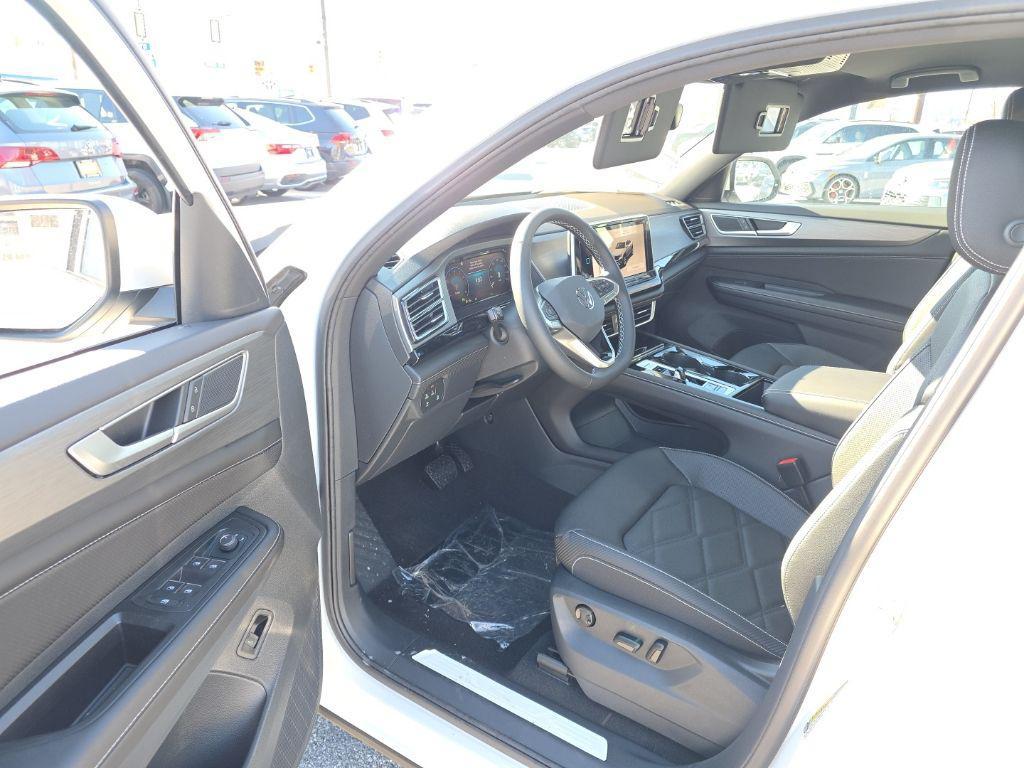 new 2026 Volkswagen Atlas Cross Sport car, priced at $42,924