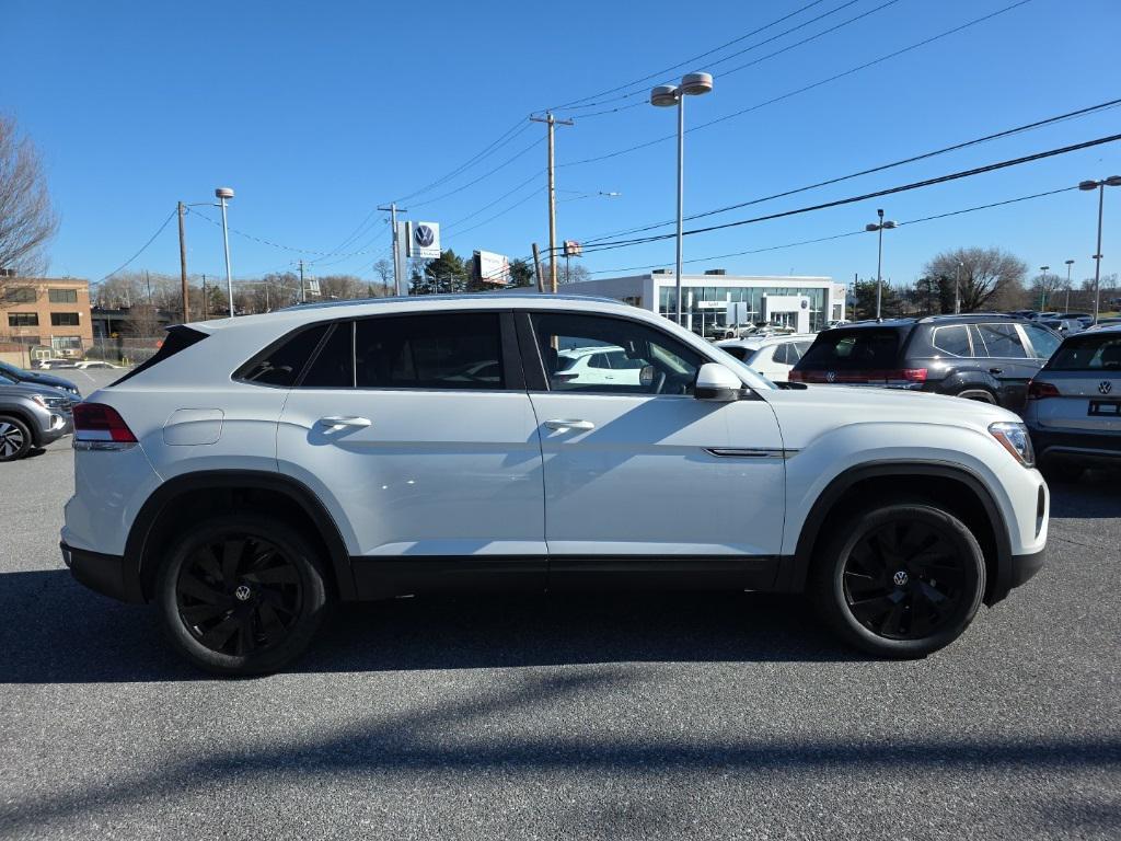 new 2026 Volkswagen Atlas Cross Sport car, priced at $42,924