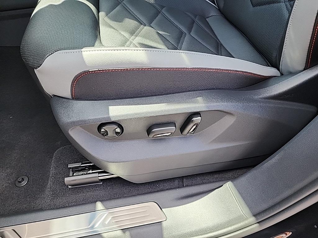 new 2026 Volkswagen Atlas car, priced at $46,701