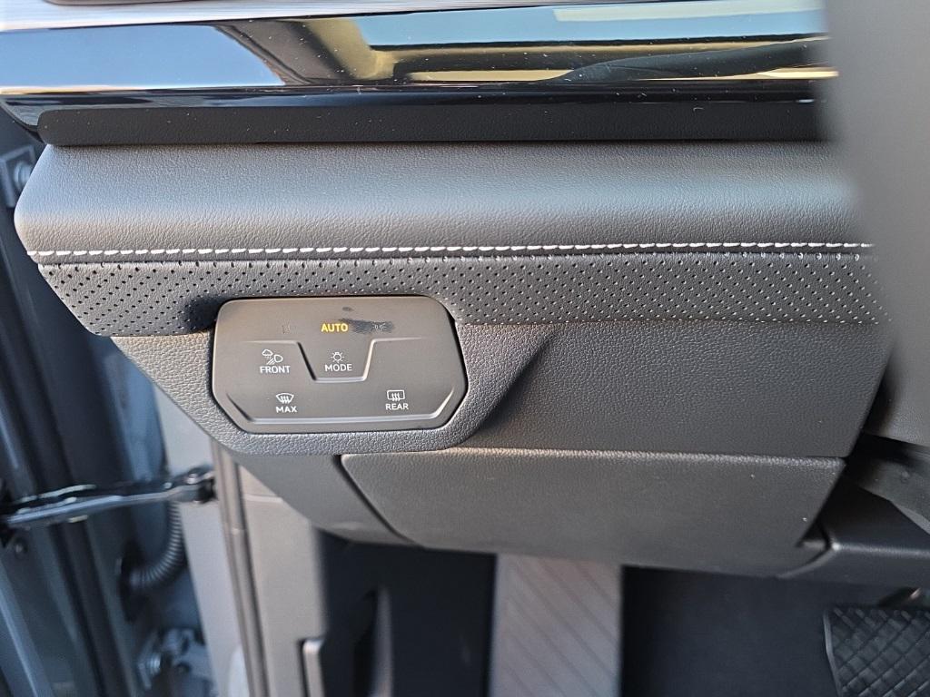 new 2026 Volkswagen Atlas Cross Sport car, priced at $43,349