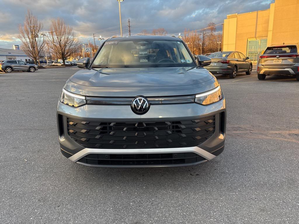 used 2025 Volkswagen Tiguan car, priced at $28,407