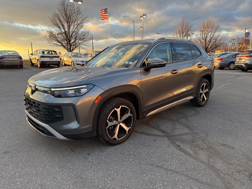 used 2025 Volkswagen Tiguan car, priced at $28,407