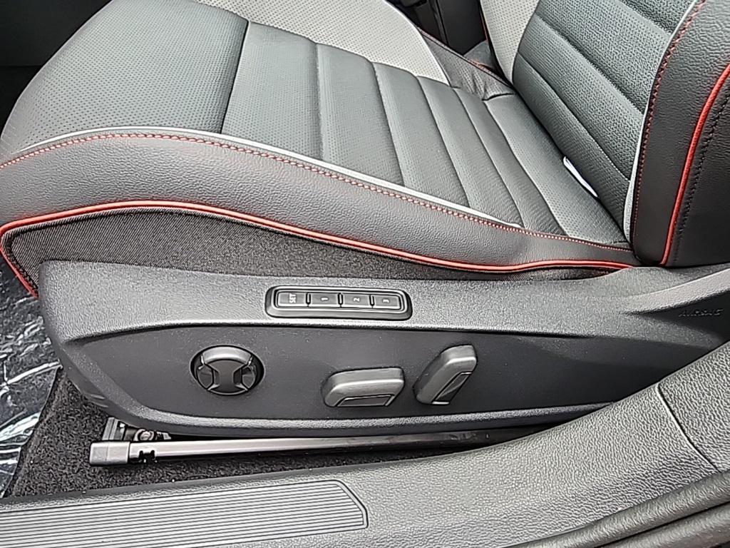 new 2025 Volkswagen Golf GTI car, priced at $40,261