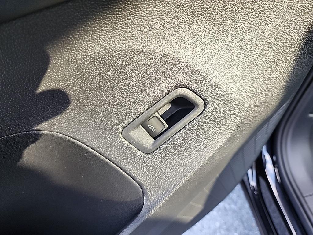 new 2026 Volkswagen Atlas car, priced at $41,753