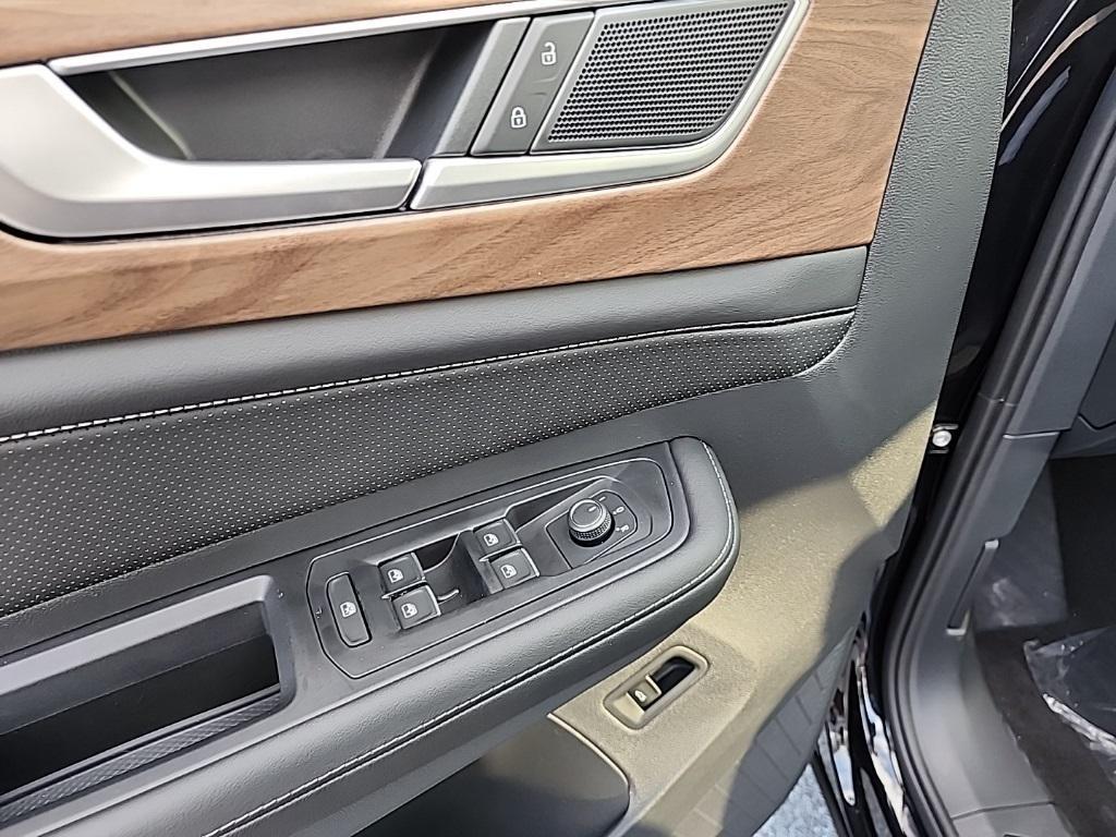 new 2026 Volkswagen Atlas car, priced at $41,753