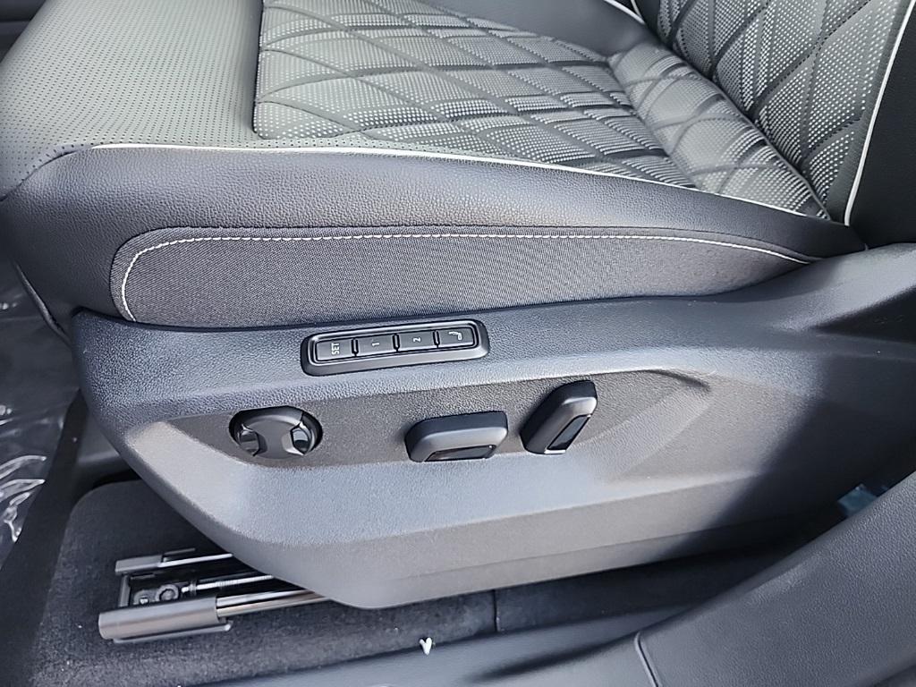 new 2026 Volkswagen Atlas car, priced at $52,570