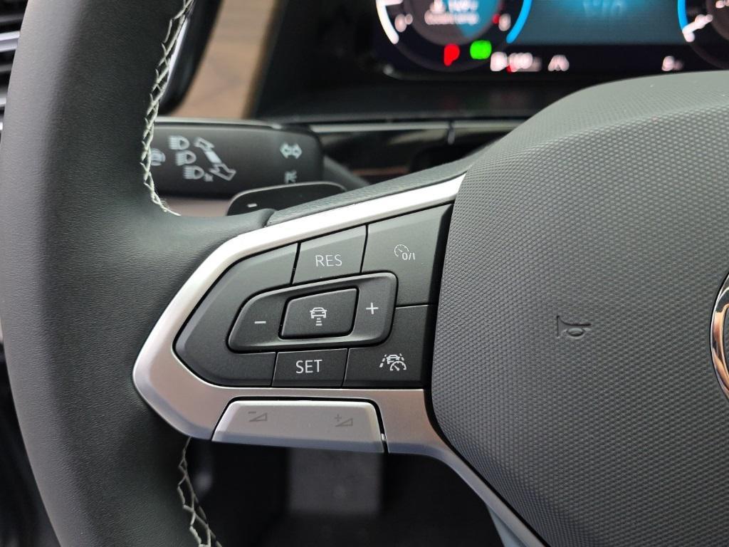 new 2026 Volkswagen Atlas car, priced at $39,112