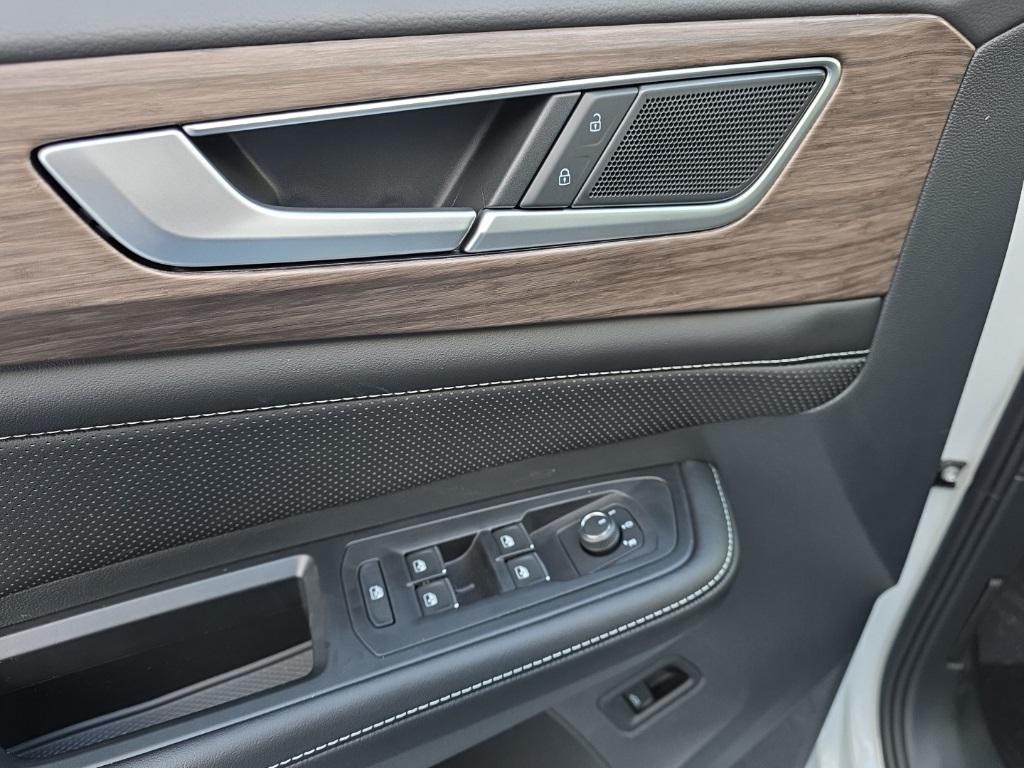 new 2026 Volkswagen Atlas car, priced at $48,521