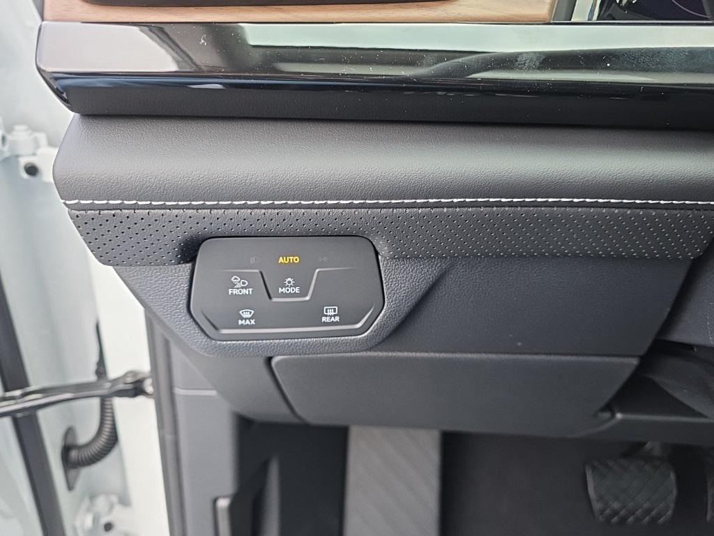 new 2026 Volkswagen Atlas car, priced at $44,854