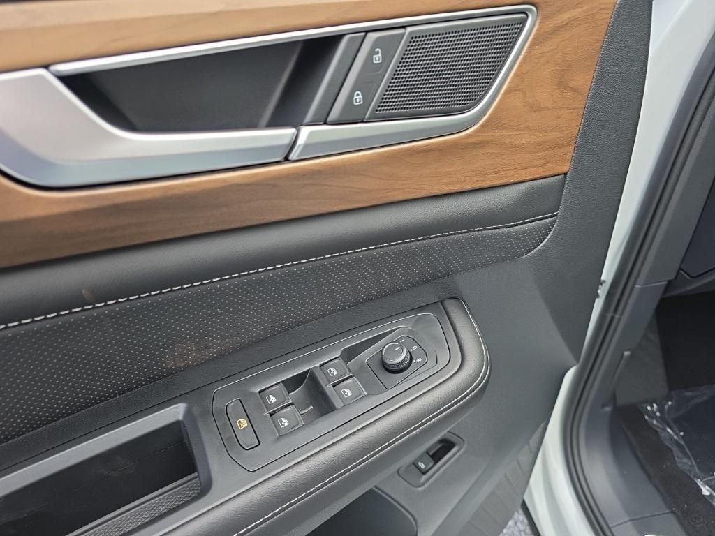 new 2026 Volkswagen Atlas car, priced at $44,854