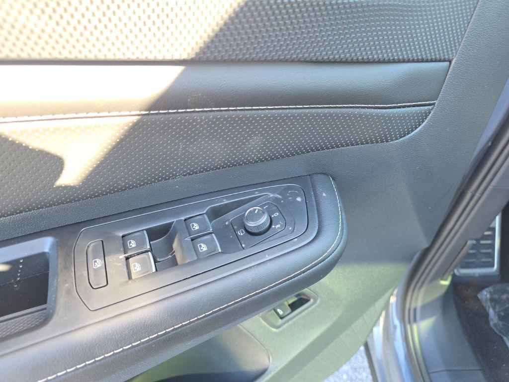 new 2026 Volkswagen Atlas Cross Sport car, priced at $51,484