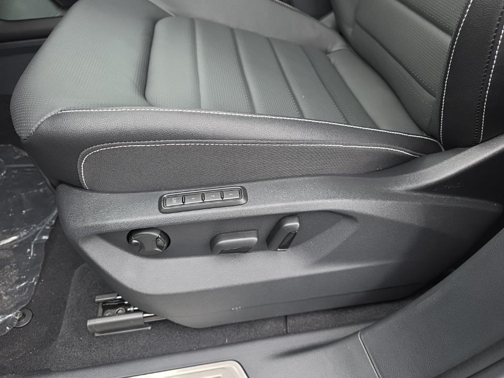 new 2026 Volkswagen Atlas car, priced at $48,521