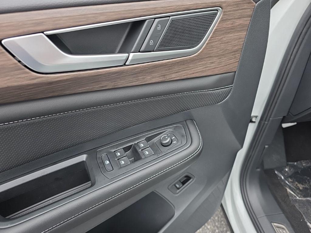 new 2026 Volkswagen Atlas car, priced at $49,521